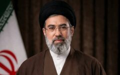 رهبر انقلاب: سال ۱۴۰۵ سال اقتصاد مقاومتی در سایه وحدت ملی و امنیت ملی است