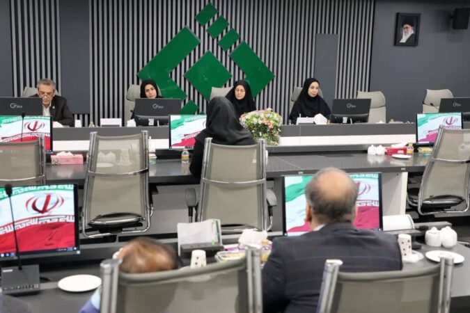 نخستین جلسه دیدار عمومی رئیس پژوهشکده بیمه با کارکنان؛ تأکید بر نقش فعال پژوهشکده بیمه